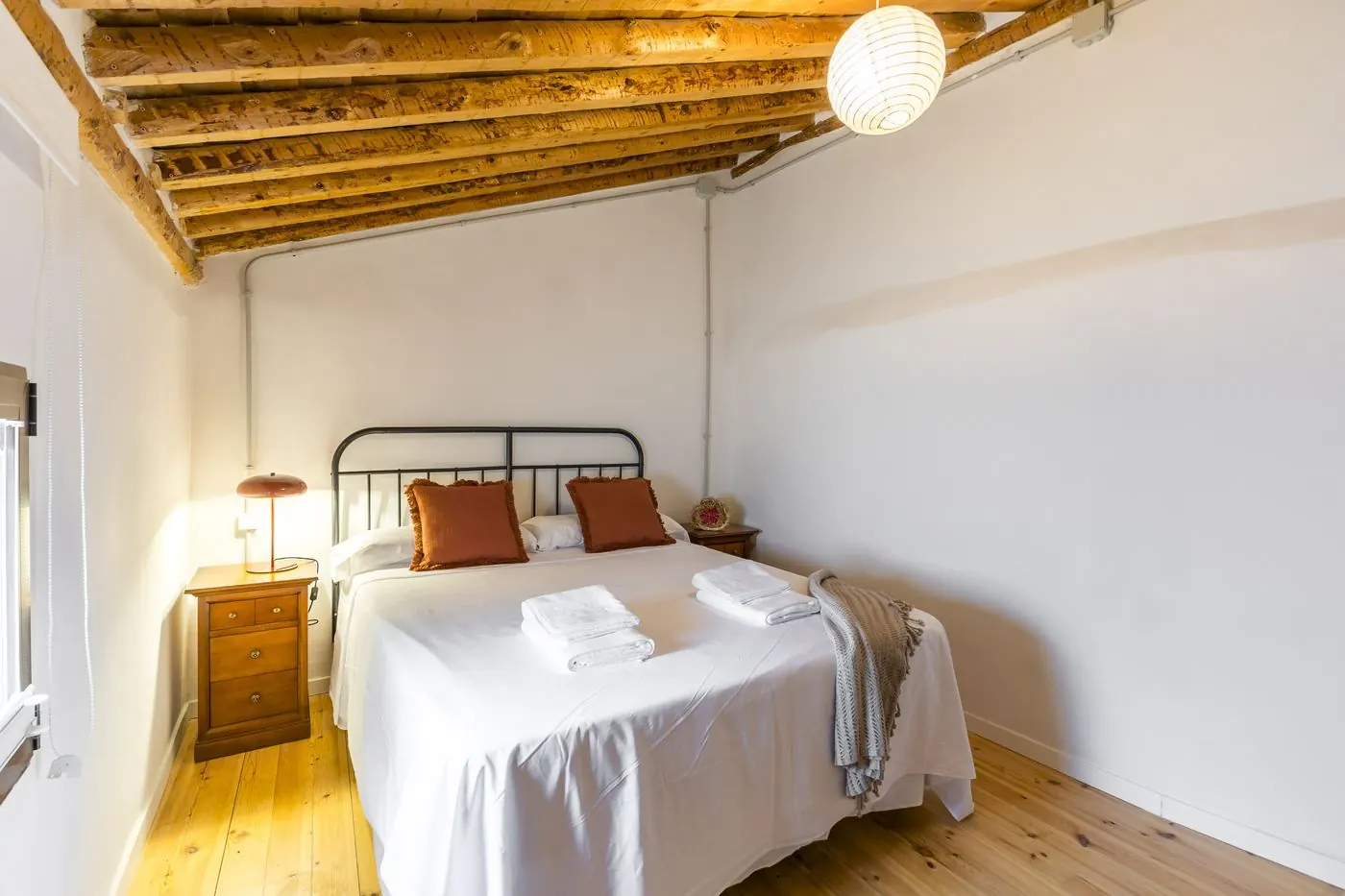 Dormitorio El Pelotón bajo la cubierta